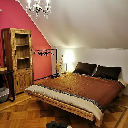 Apartmaji Arko דירה